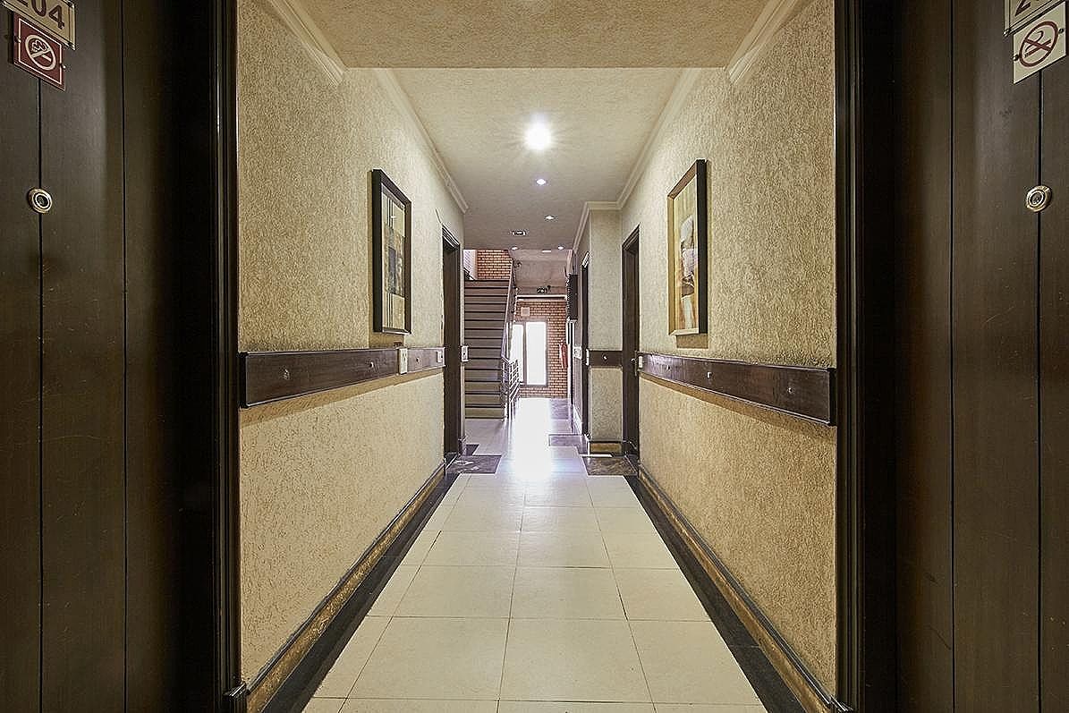 undefined Royal Castle Grand 4