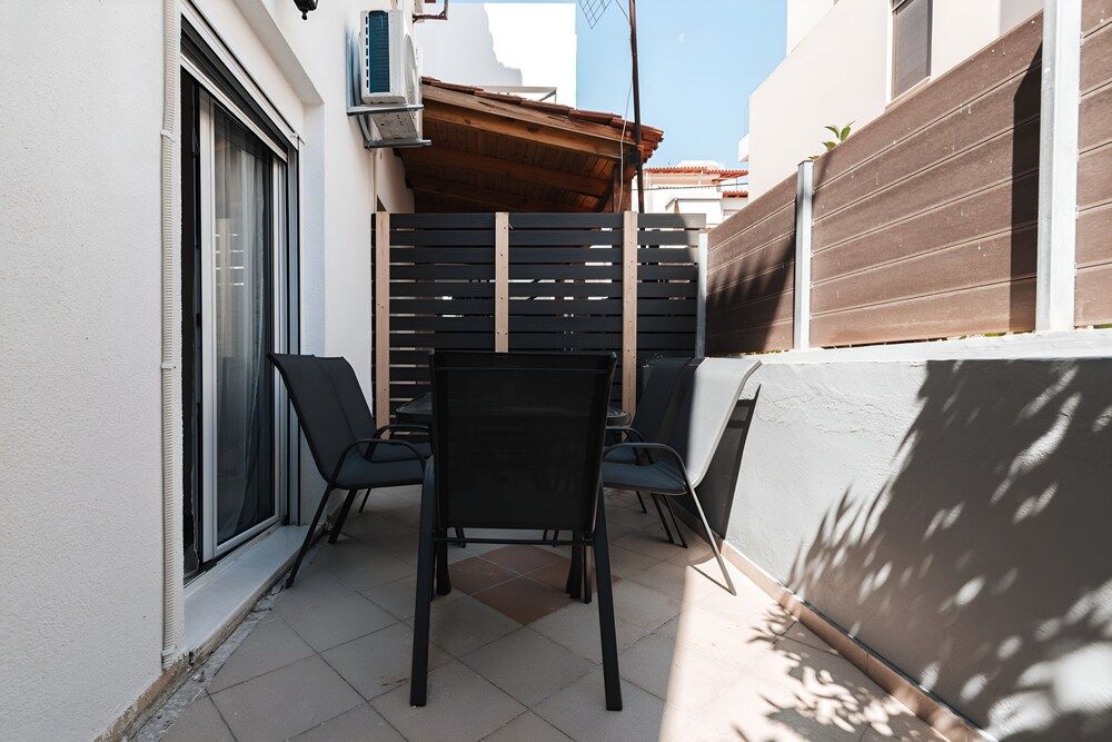 BLUE RIVIERA A.E Executive Suite 4