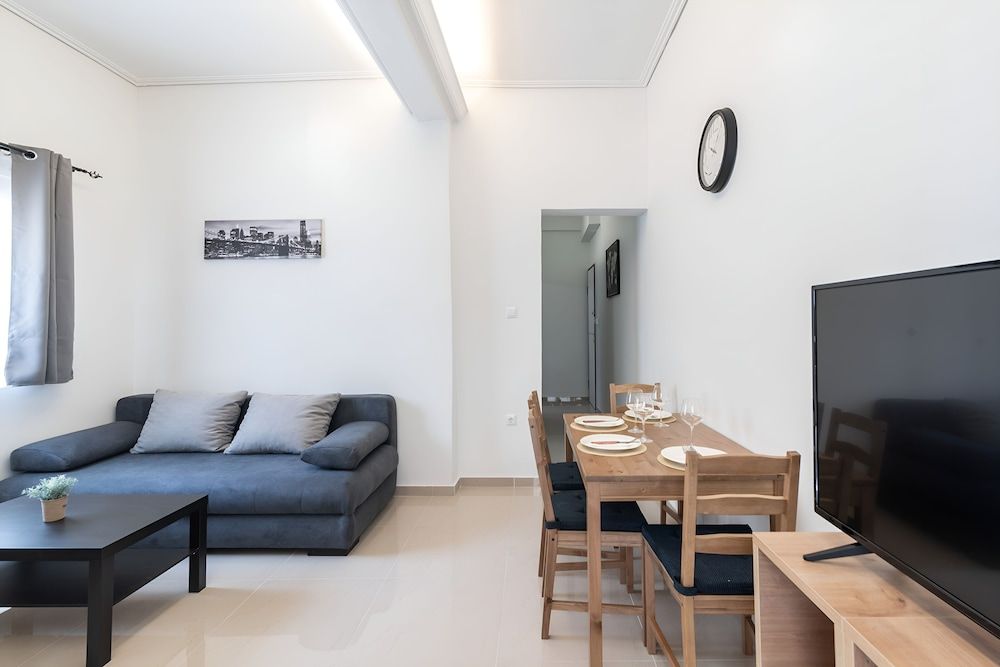 BLUE RIVIERA A.E Executive Suite 8