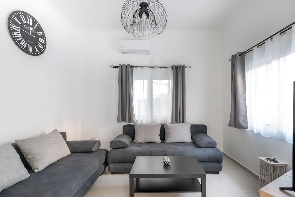 BLUE RIVIERA A.E Superior Suite 4