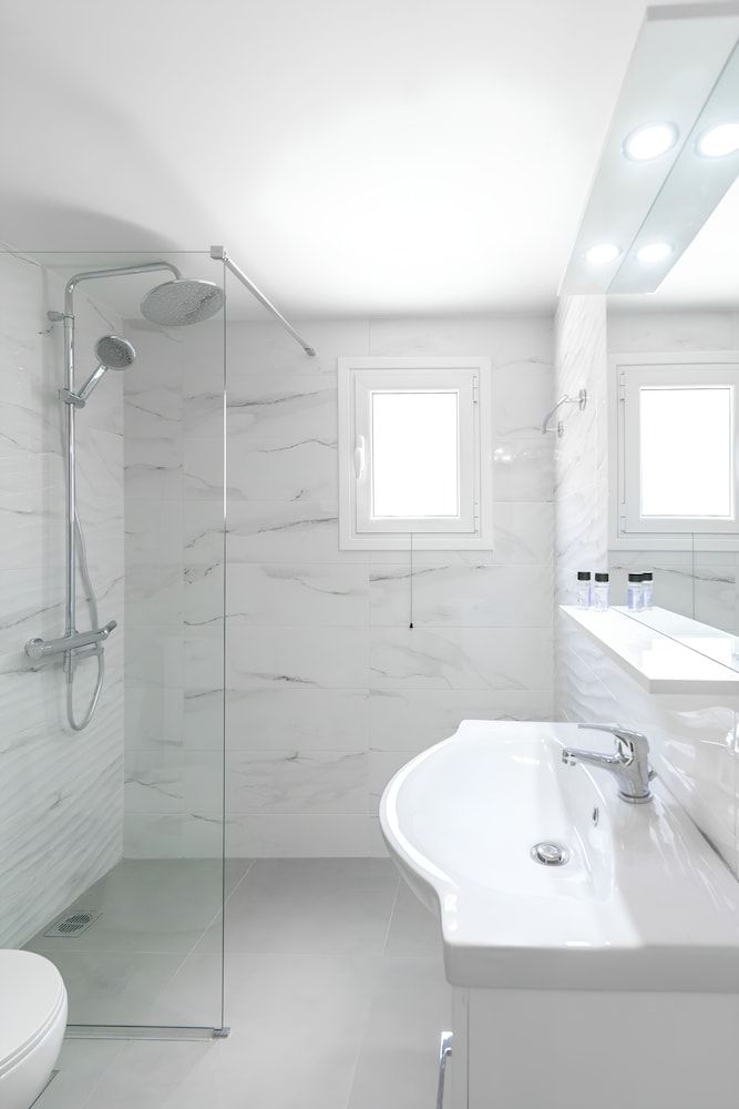 BLUE RIVIERA A.E Executive Suite 6