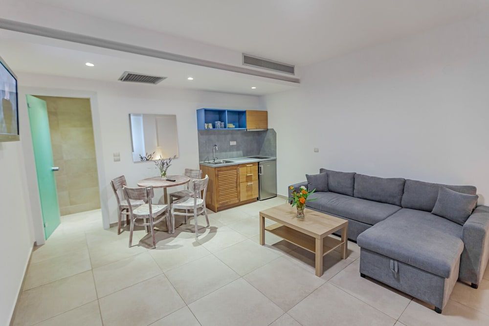 Deluxe Suite, Garden View