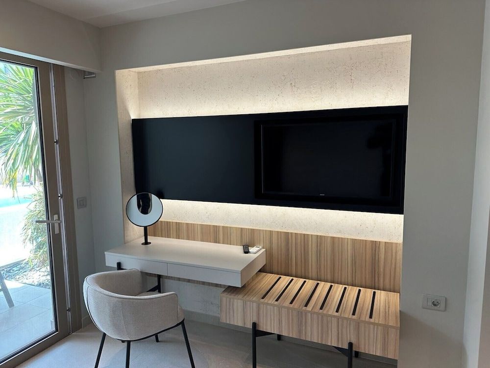 Pefki Deluxe Residences Premium Studio, Pool View 6