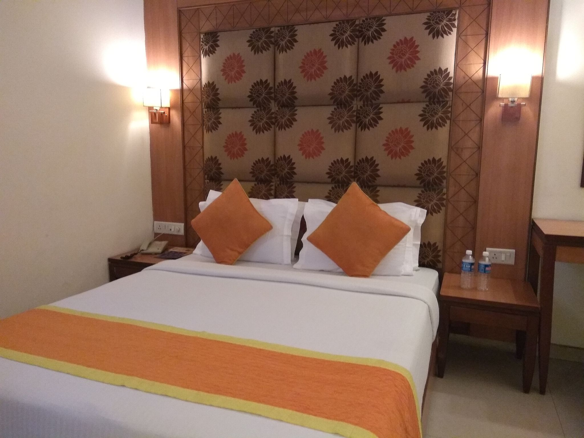 Hotel Southern Deluxe Room ( annexure building )