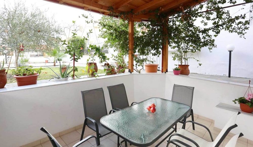 Studio, Garden View, Ground Floor