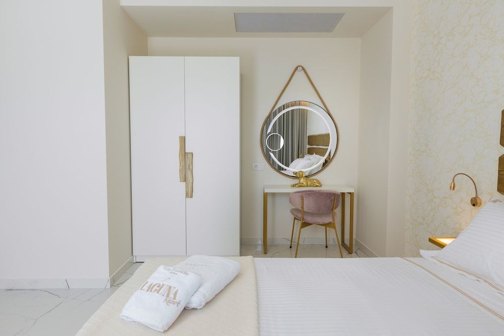 Laguna Resort Executive Suite, Partial Sea View 12