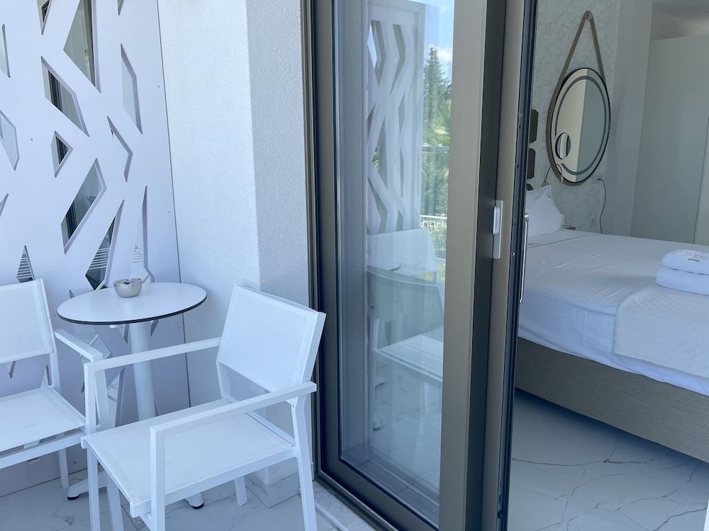 Laguna Resort Junior Suite, Sea View (2 Adults+2 children) 11