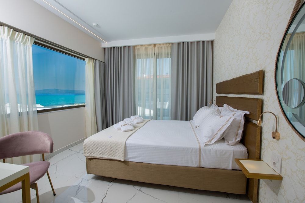 Laguna Resort Junior Suite, Sea View (2 Adults+2 children) 4