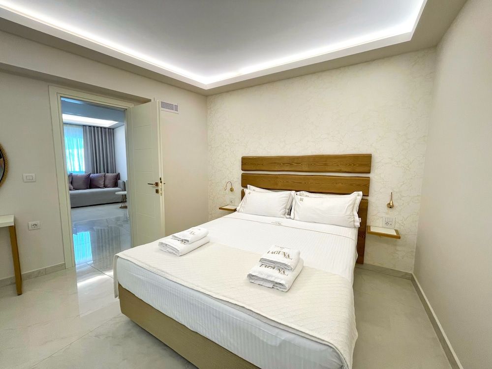 Laguna Resort Deluxe Suite, Garden View