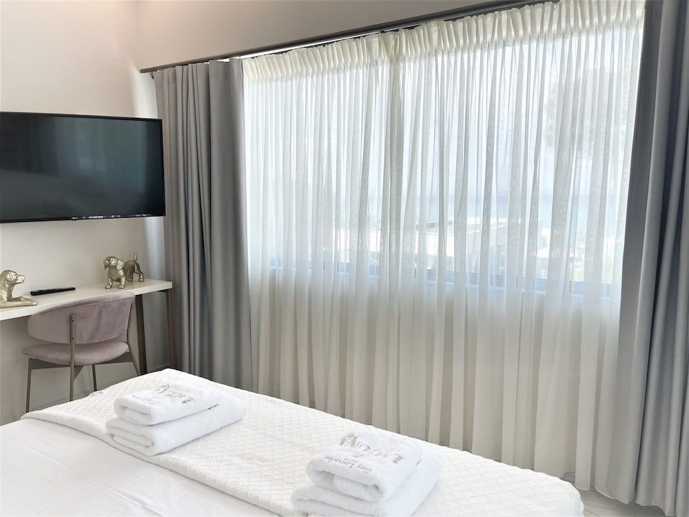 Laguna Resort Junior Suite, Sea View (2 Adults+2 children) 6