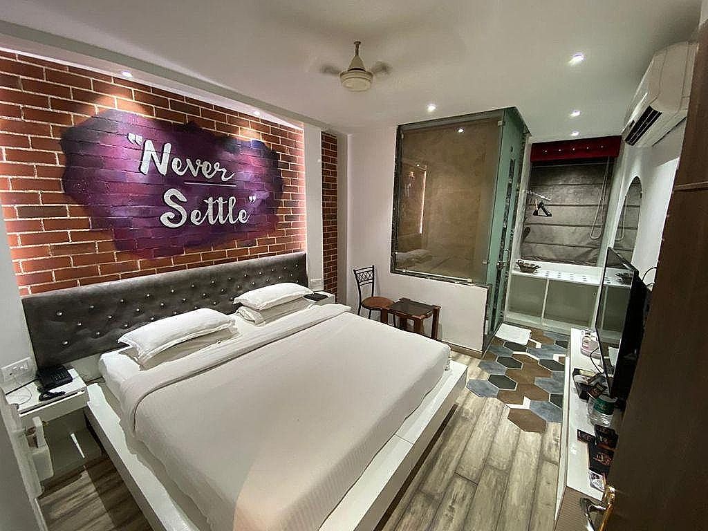 Sri Nanak Continental Deluxe Room 8