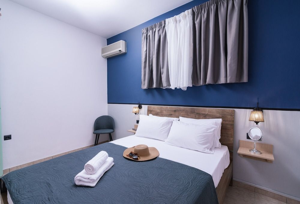 Economy Triple Room, Semi-Basement