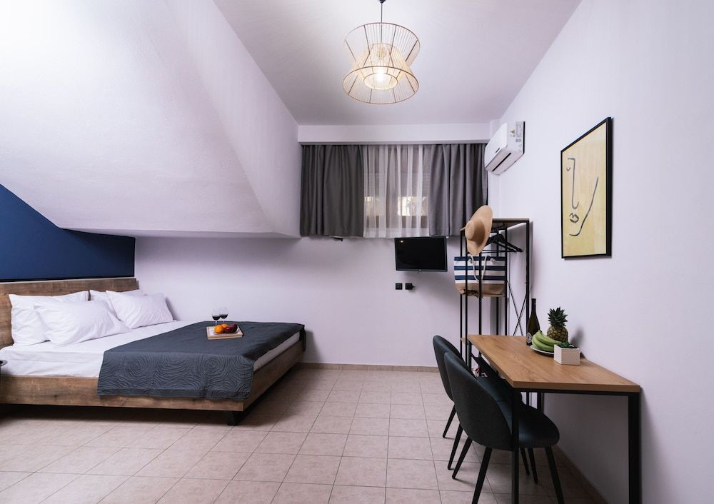 Economy Triple Room, Semi-Basement