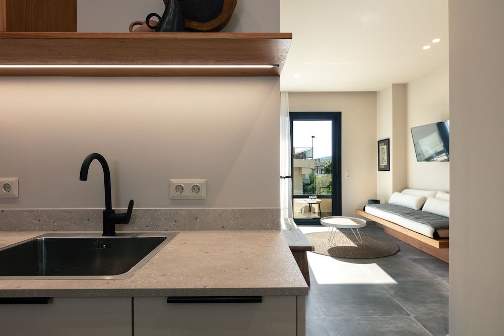 Chapter 02 Gallery Suites Junior Studio Suite 14