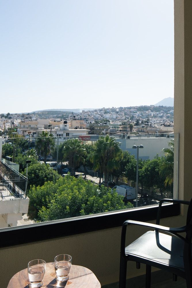 Chapter 02 Gallery Suites Junior Studio Suite 12