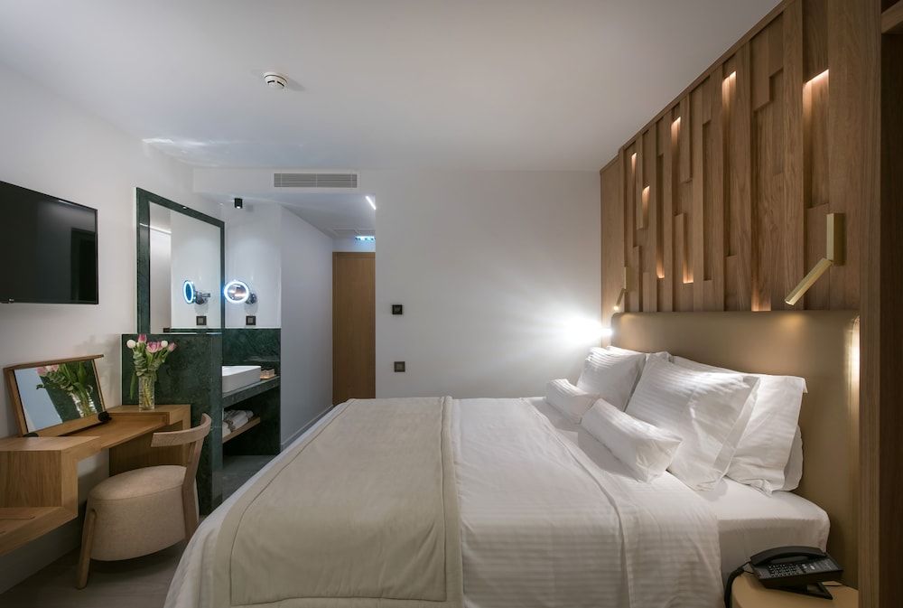 Grand Deluxe Room