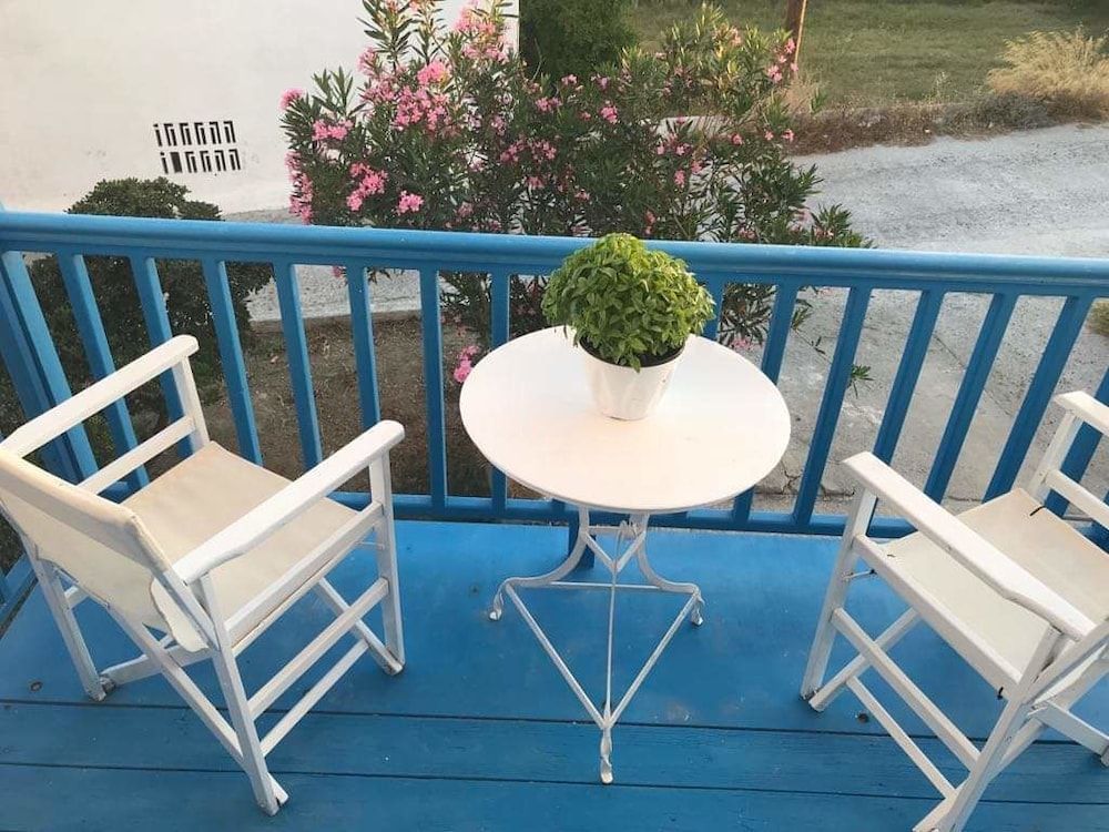 undefined Milos Inn & Maisonette 8