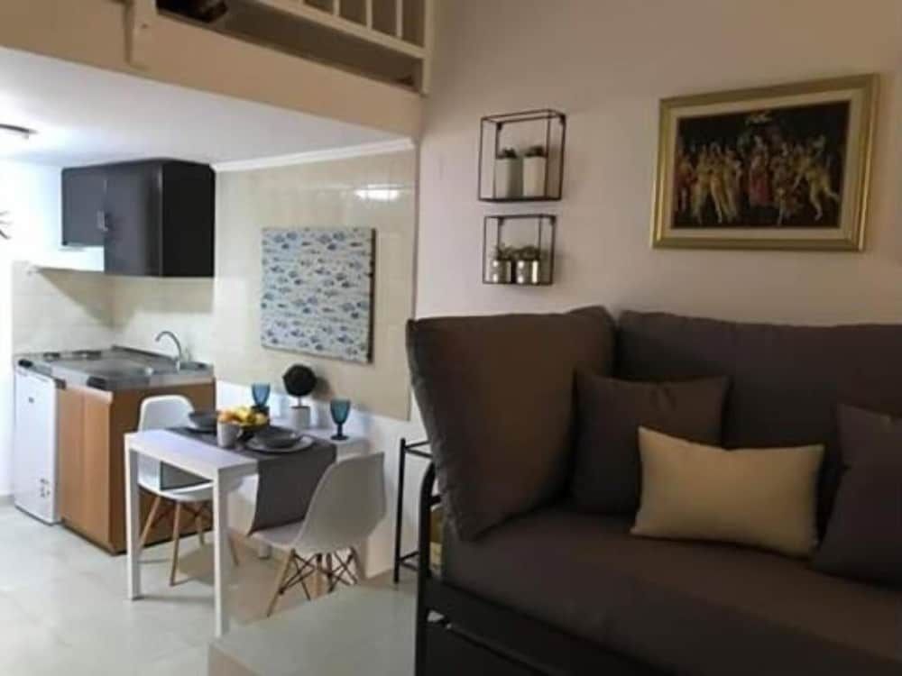 undefined Milos Inn & Maisonette 6