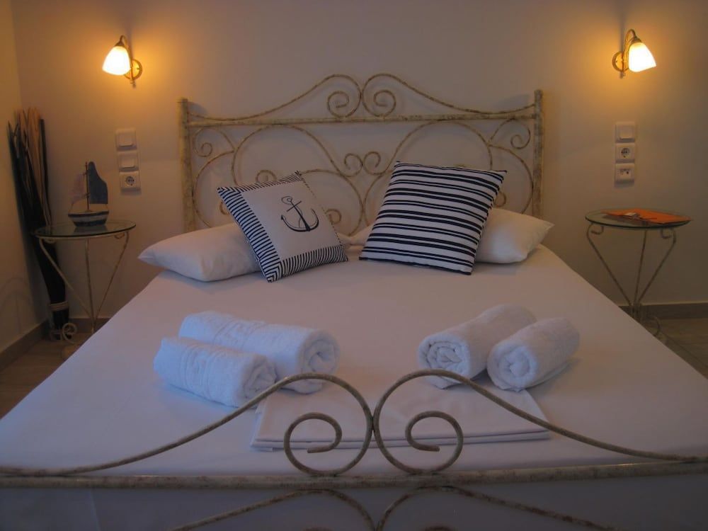 undefined Zoe Villa 4