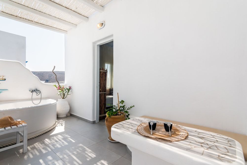 Niki Savvas Studio & Suites Suite, Jetted Tub, Sea View 8