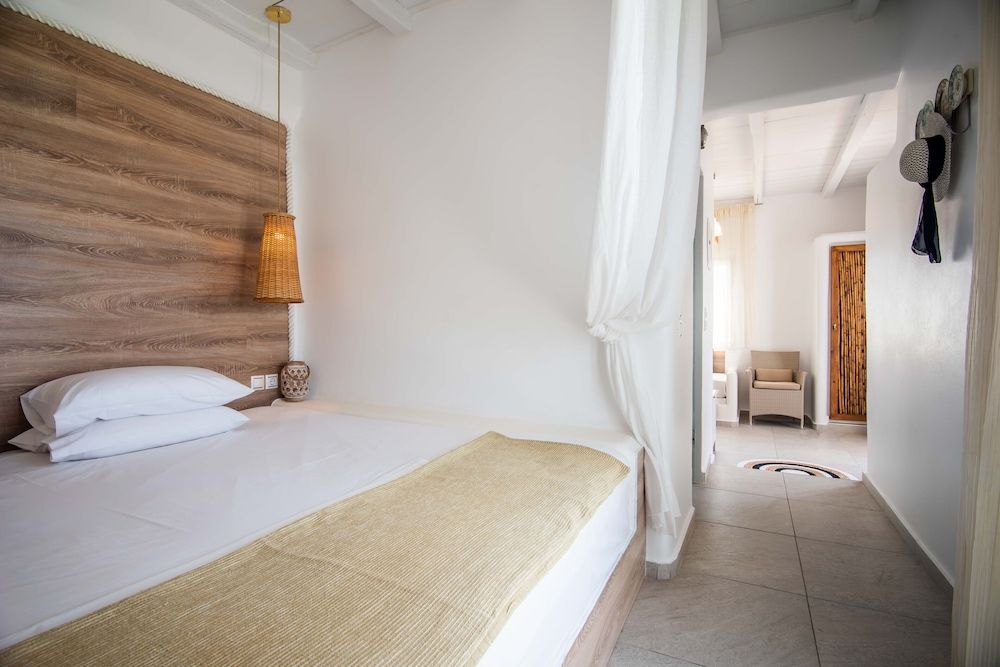 Niki Savvas Studio & Suites Suite, Jetted Tub, Sea View 3