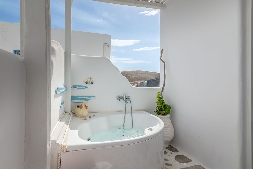 Niki Savvas Studio & Suites Suite, Jetted Tub, Sea View 11