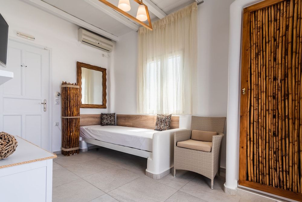 Niki Savvas Studio & Suites Suite, Jetted Tub, Sea View 2