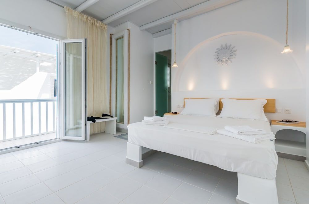 Niki Savvas Studio & Suites Comfort Double Room, Partial Sea View 2