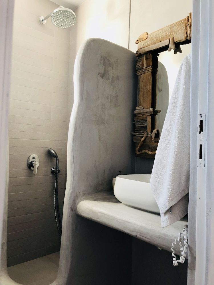 Sarakiniko View Studios Double Room, Sea View 8