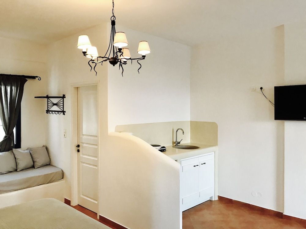 Sarakiniko View Studios Family Studio, Sea View 6