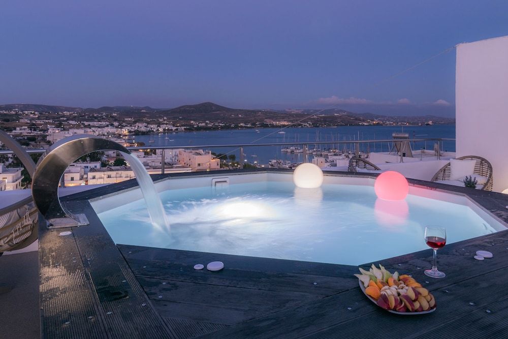 undefined Uncle's Luxury Adamas Suites 5