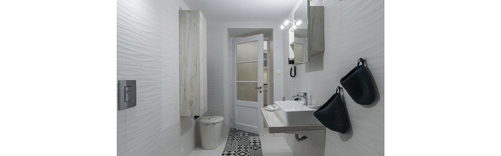 Uncle's Luxury Adamas Suites Luxury Apartment, Sea View 17