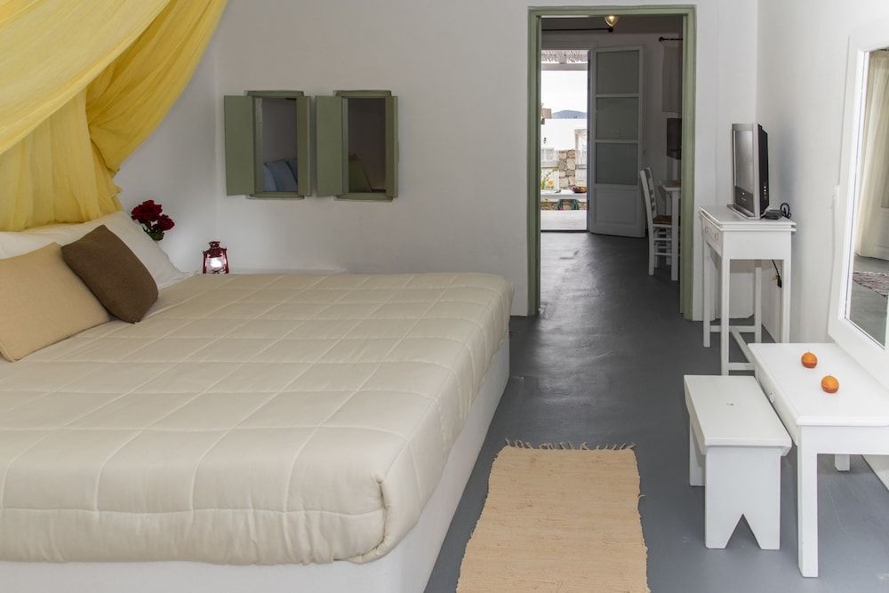 undefined Thalassitra Private Pool Suites & Spa 10