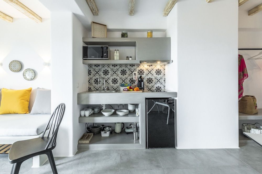 undefined Aelia Suites Milos 10
