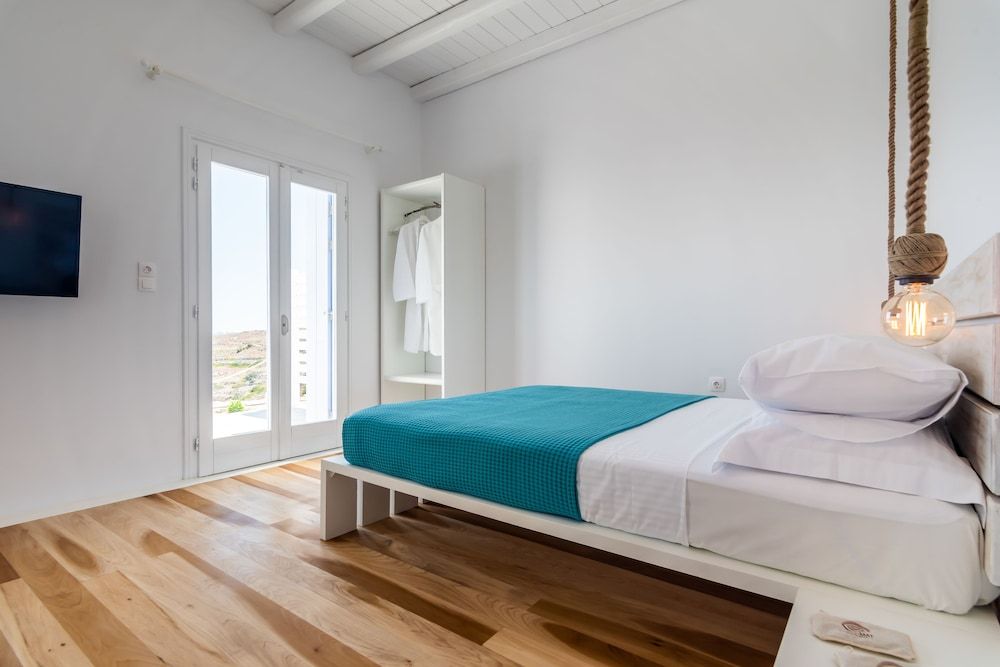 Milesian Suites Suite, Jetted Tub, Sea View