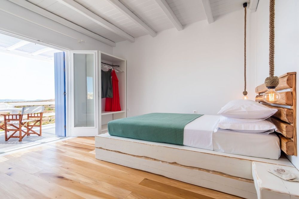 undefined Milesian Suites 7