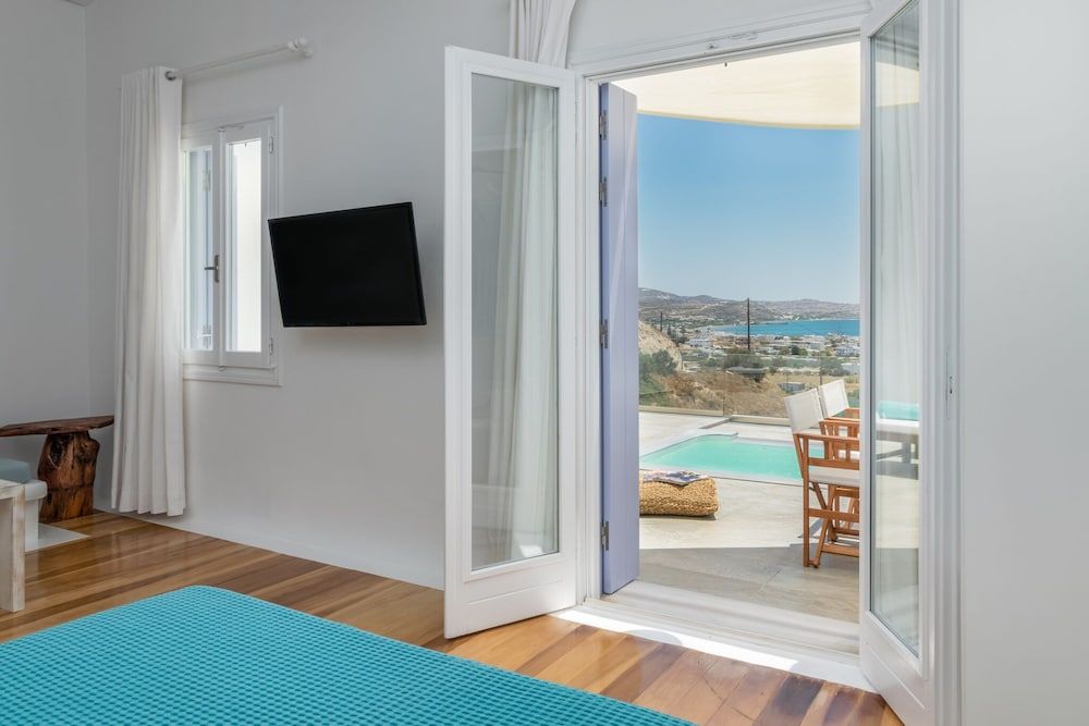 Milesian Suites Suite, Jetted Tub, Sea View 6