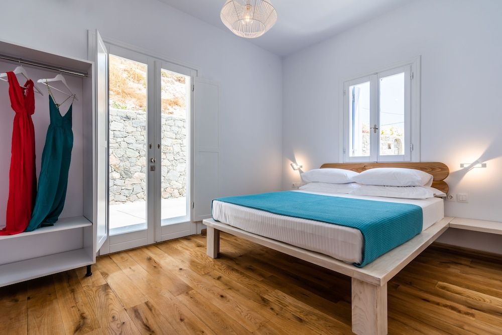 Milesian Suites Standard Suite, Jetted Tub, Sea View