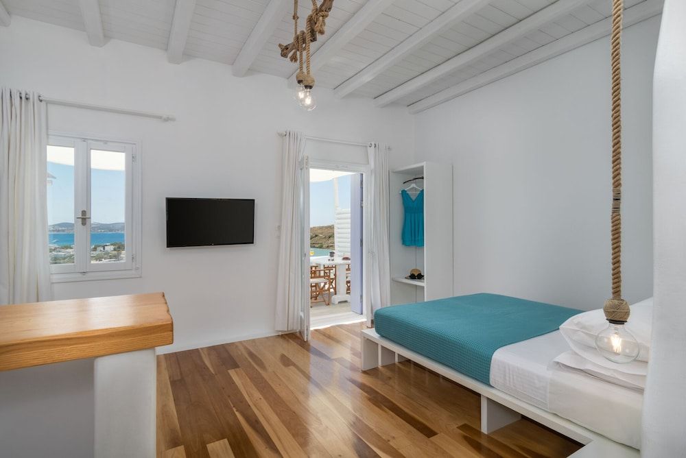 Milesian Suites Suite, Jetted Tub, Sea View 7