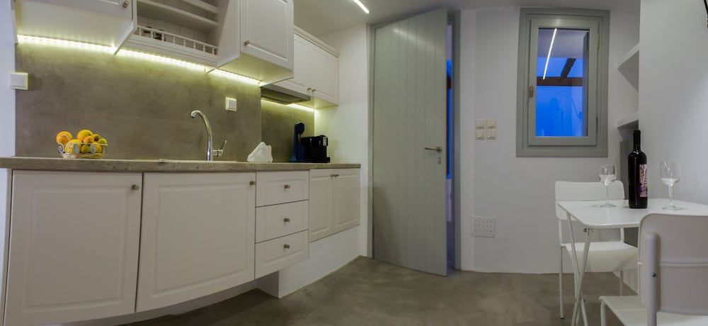 L' arco Milos Suite Apartment, 2 Bedrooms, Partial Sea View 4