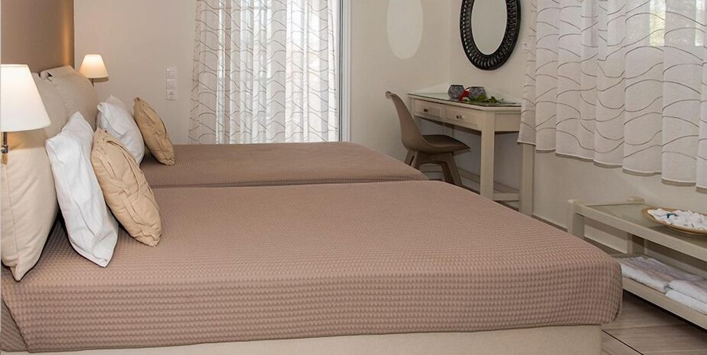 Villa Mina Superior Quadruple Room, 2 Bedrooms, Pool View 5