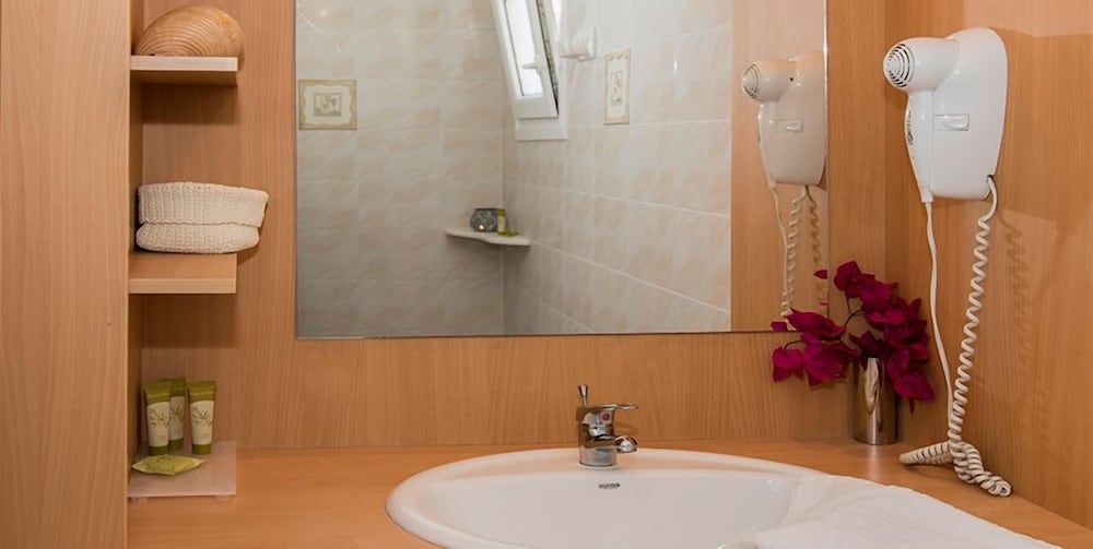 Villa Mina Superior Quadruple Room, 2 Bedrooms, Pool View 11