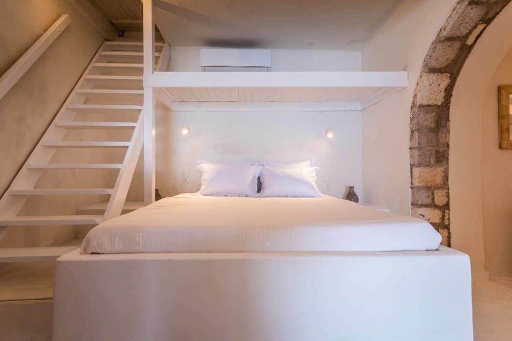 undefined Neosikos AmazingBeach House Milos Island 6