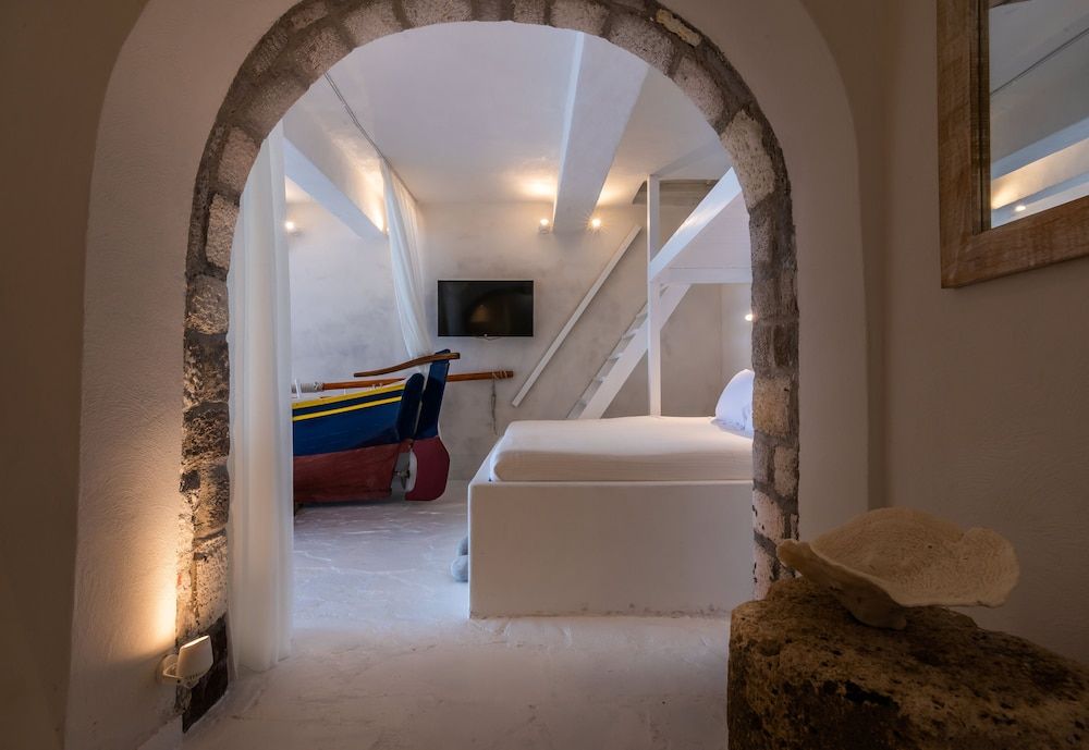 undefined Neosikos AmazingBeach House Milos Island 8