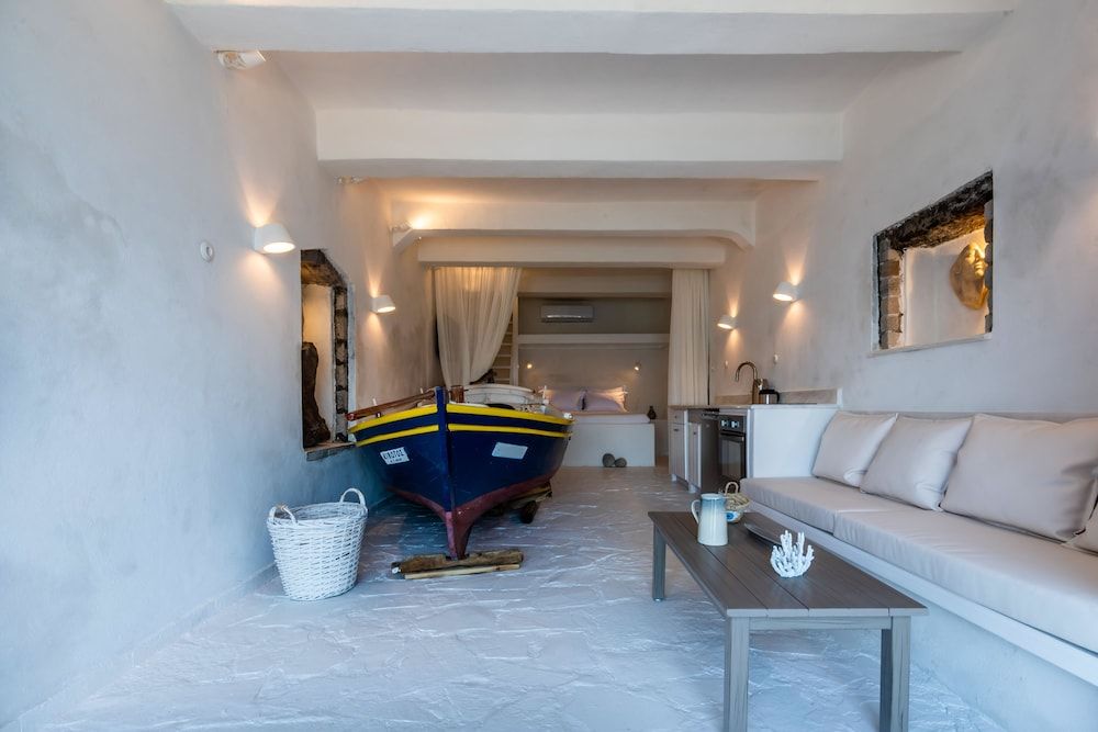 Neosikos AmazingBeach House Milos Island House 9