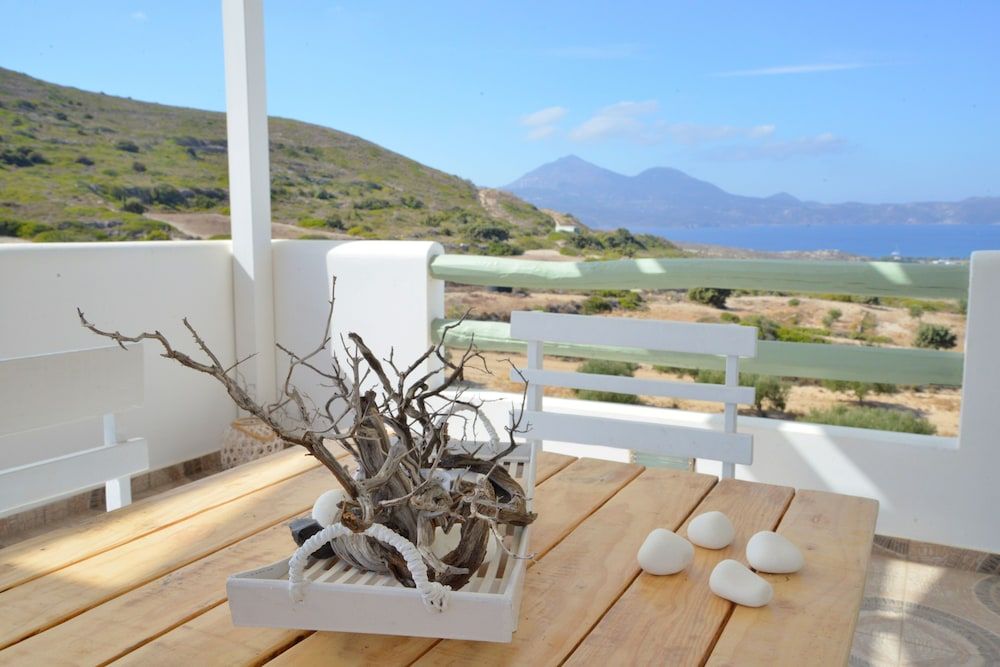 Hawk Stone Comfort Studio 17