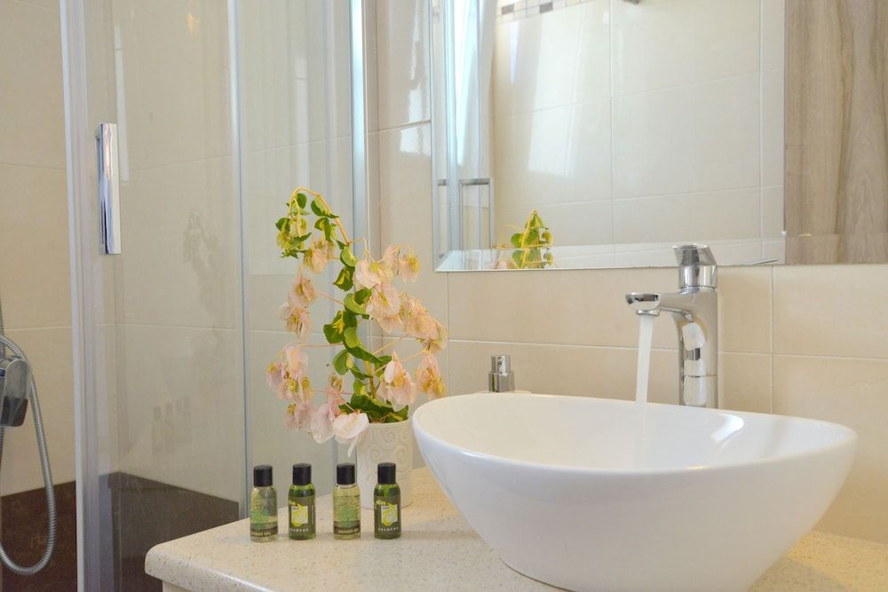 Hawk Stone Comfort Studio 22