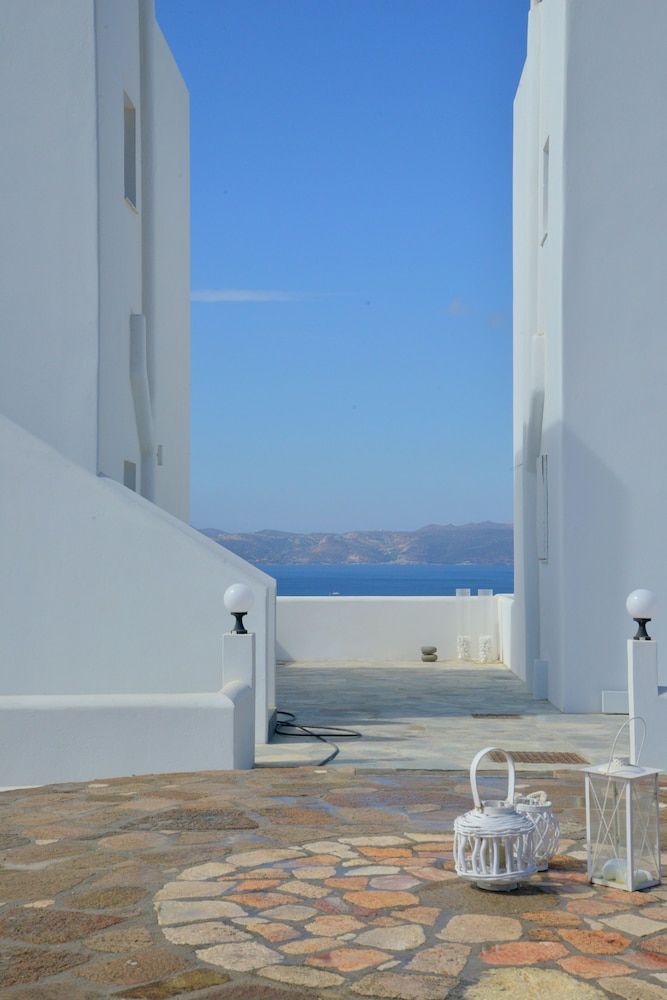 Hawk Stone Comfort Studio 16