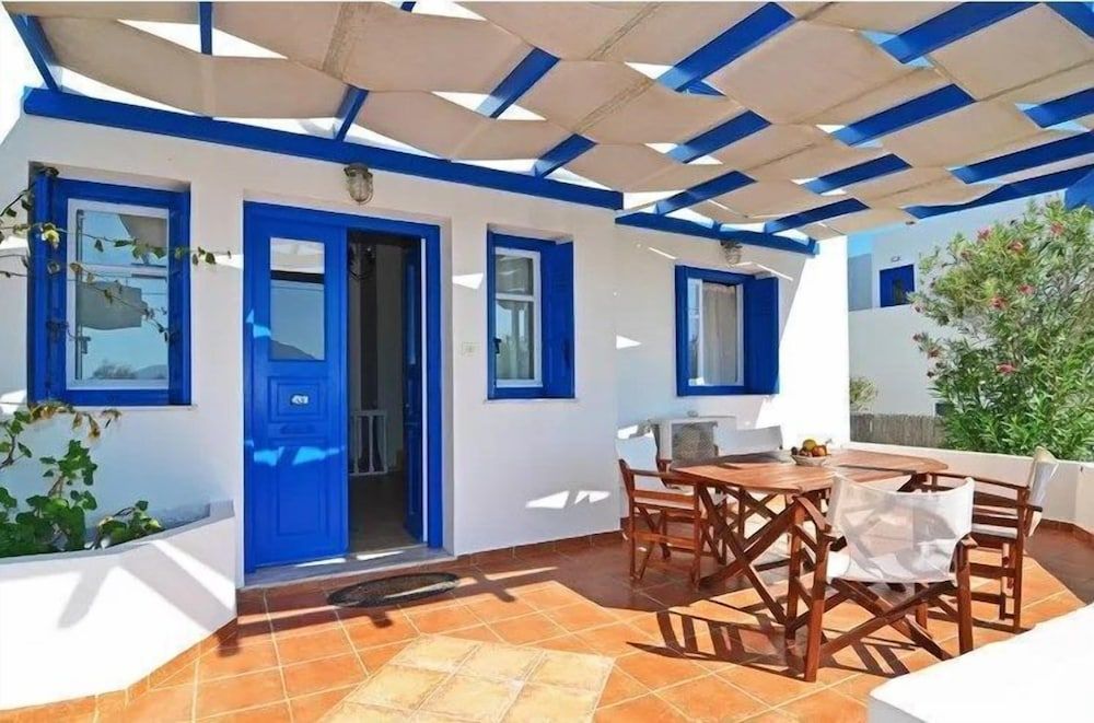 undefined Nikos Sea view apts Milos 3