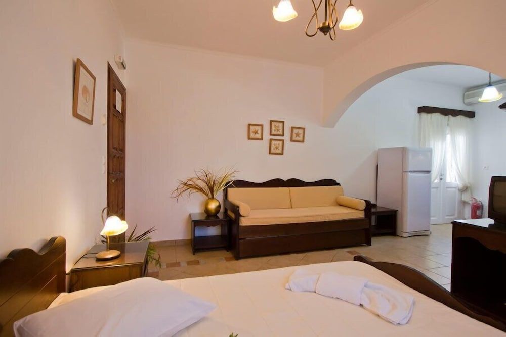 undefined Nikos Sea view apts Milos 6